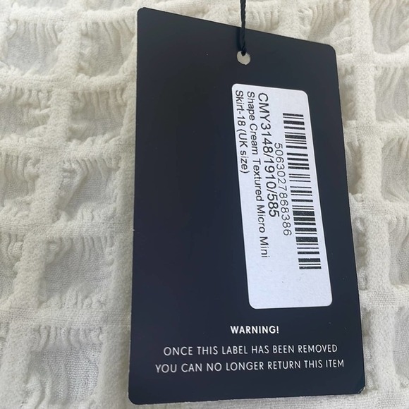 *new* PrettyLittleThing Shape Textured Micro Mini Skirt Women's Size 14 in Cream - Picture 3 of 8